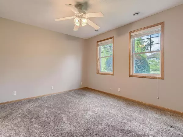 Mahtomedi, MN 55115,1333 Echo Lake CT