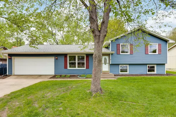 10234 Nightingale ST NW, Coon Rapids, MN 55433