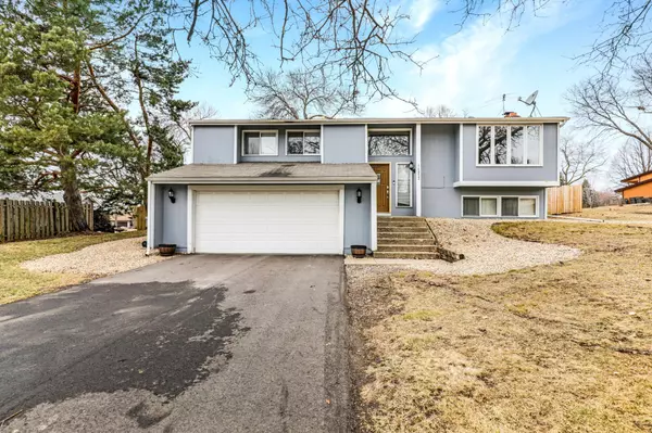 Eden Prairie, MN 55346,14052 Sundial CT