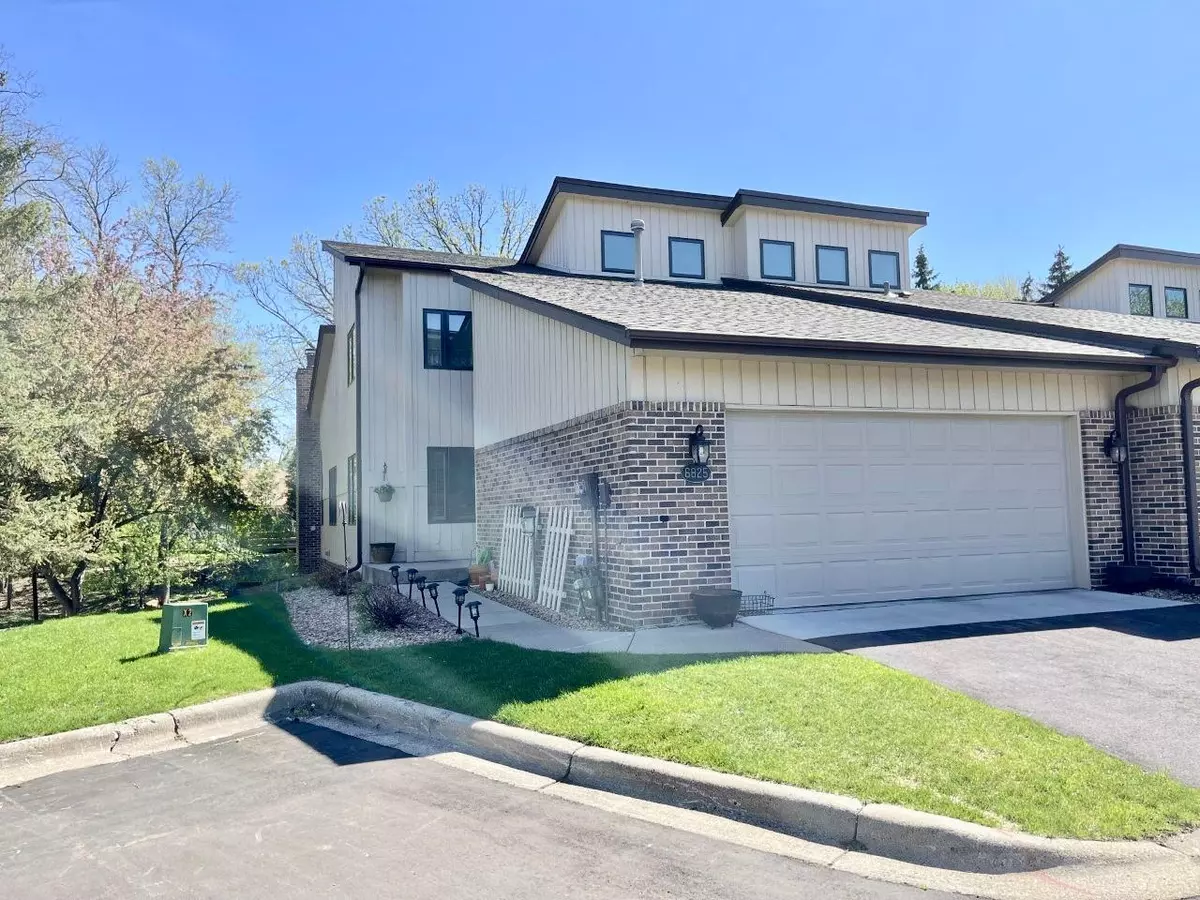 Bloomington, MN 55438,6825 W 82nd ST