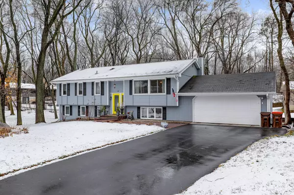 4 Hall CT, Birchwood Village, MN 55110