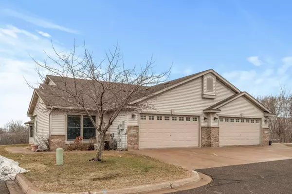 10988 Kirby BLVD, Chisago City, MN 55013