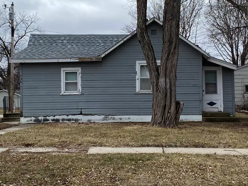 826 Lincoln AVE, Albert Lea, MN 56007