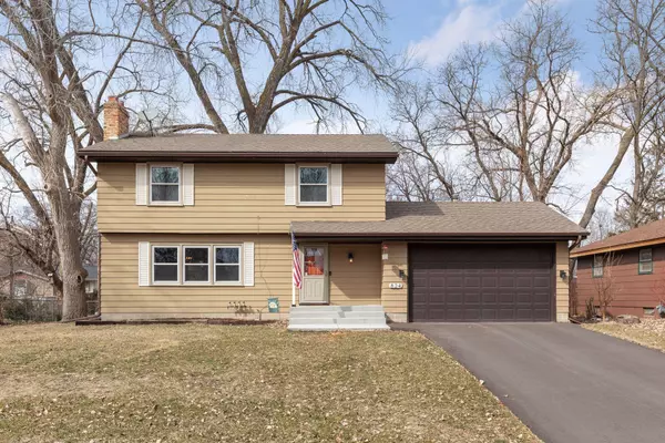 824 Woodbine LN, Brooklyn Center, MN 55430