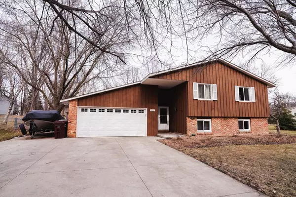 10144 Boundary Creek TER, Maple Grove, MN 55369