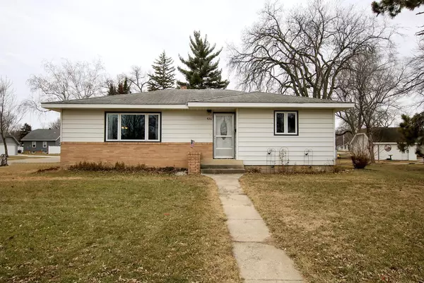 426 S Miller AVE, Litchfield, MN 55355