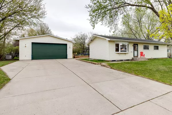 2812 Nash RD, Brooklyn Center, MN 55430