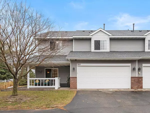 7821 Oak CT, Lino Lakes, MN 55014