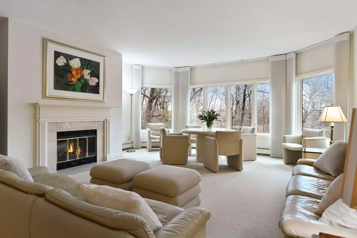 Minnetonka, MN 55305,12700 Sherwood PL #204