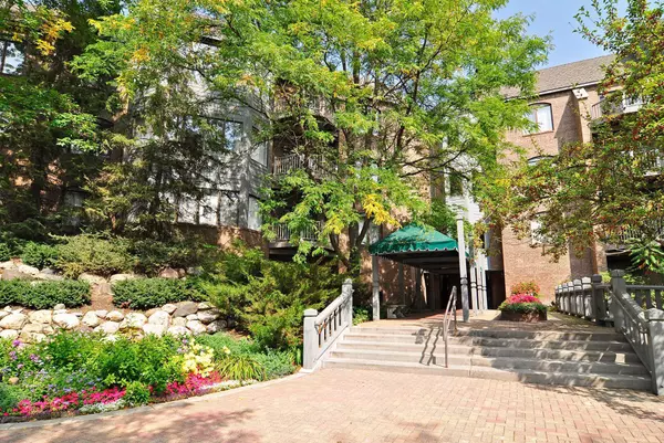 Minnetonka, MN 55305,12700 Sherwood PL #204