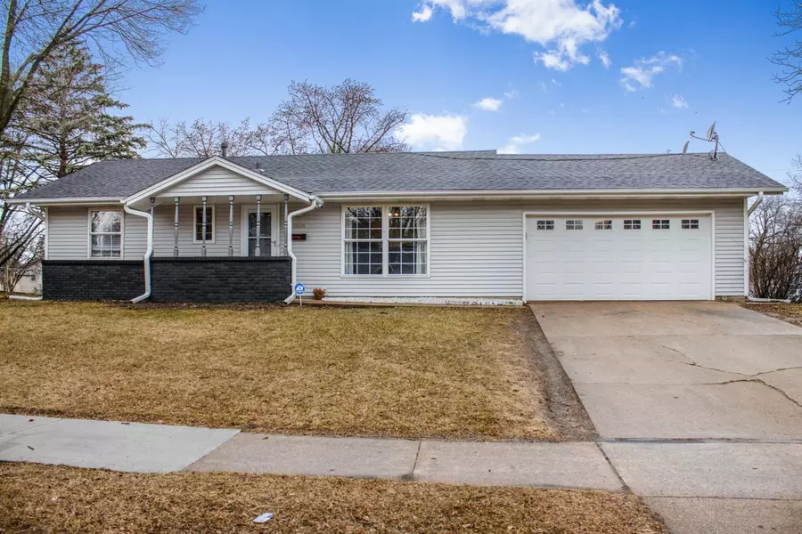 10616 Xavis ST NW, Coon Rapids, MN 55433