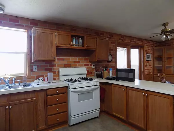 Lake Crystal, MN 56055,53669 192nd LN