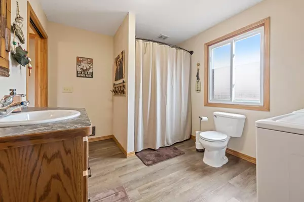 Stanchfield, MN 55080,4202 381st AVE NE