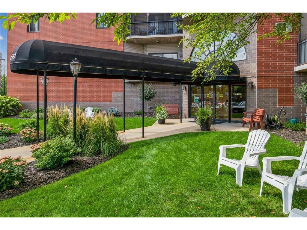 Richfield, MN 55423,6500 Woodlake DR #103
