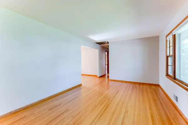 Bloomington, MN 55431,10617 Thomas AVE S