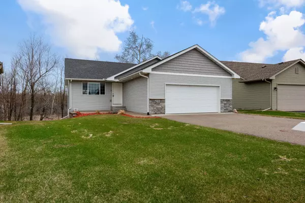 29384 Hidden Forest BLVD, Chisago City, MN 55013