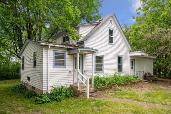 5818 381st AVE NW, Dalbo, MN 55017