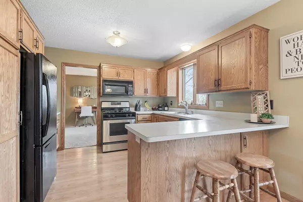 West Saint Paul, MN 55118,2 Fox Ridge CT