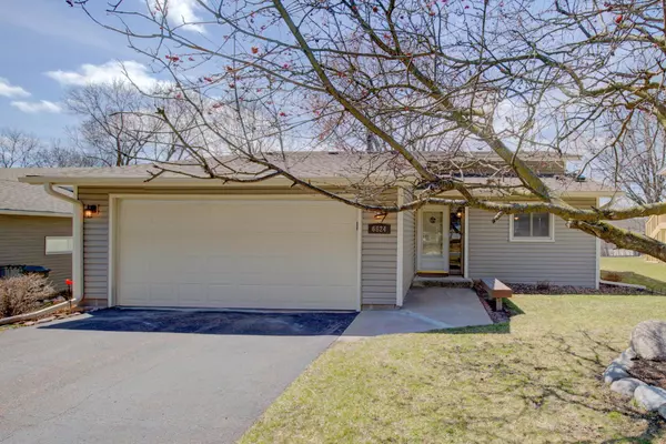 6824 Woodhill TRL,  Eden Prairie,  MN 55346