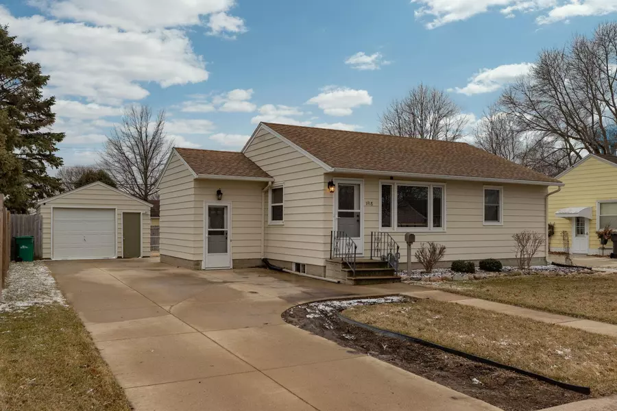 1918 2nd AVE SE, Austin, MN 55912