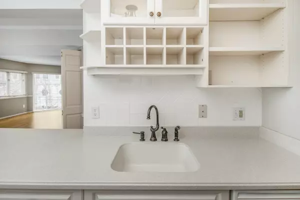 Minneapolis, MN 55403,210 W Grant ST #101