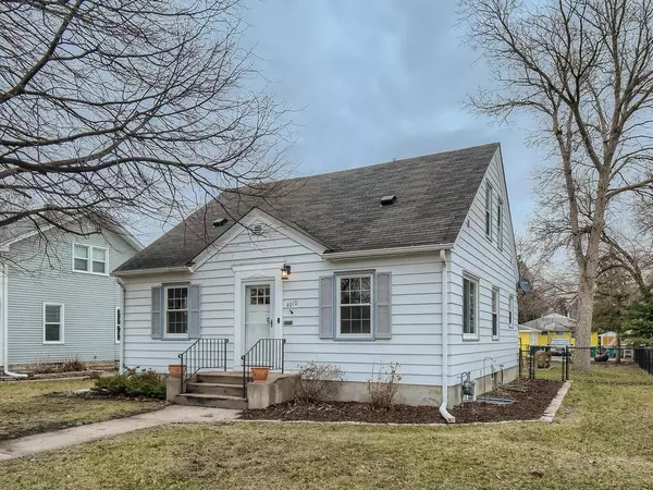 4010 Perry AVE N, Robbinsdale, MN 55422