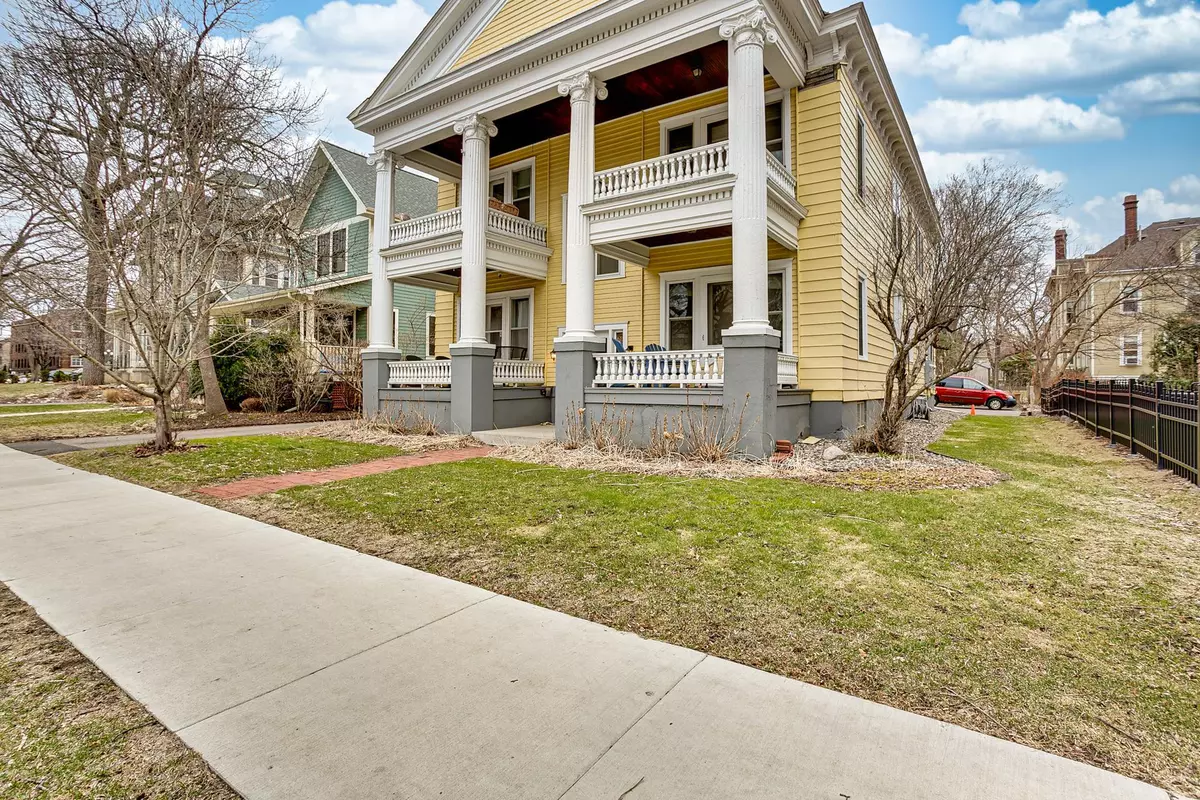 Saint Paul, MN 55102,102 Western AVE N #4