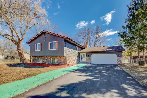 4340 Greenhaven CT, Vadnais Heights, MN 55127