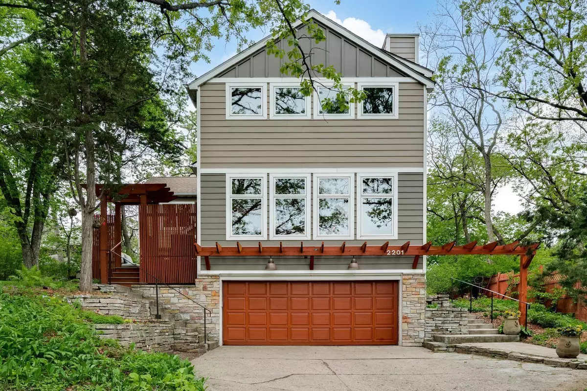 Saint Louis Park, MN 55416,2201 France AVE S