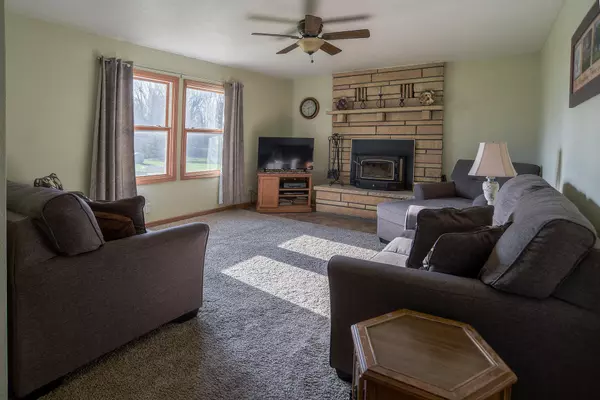 Lake Crystal, MN 56055,53011 198th ST