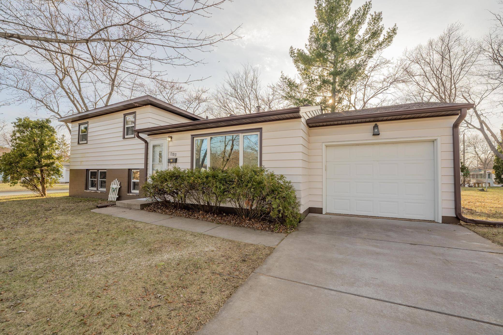 412 11th ST W, Altoona, WI 54720