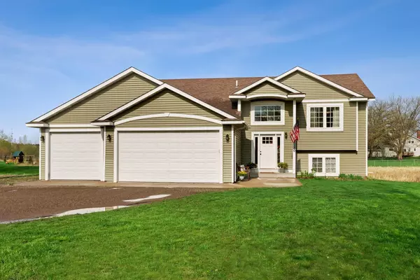 22280 Iman ST NW,  Nowthen,  MN 55330