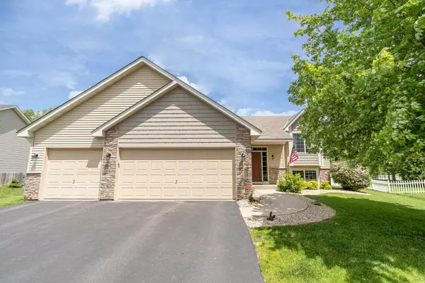 852 Forest Edge DR, Jordan, MN 55352