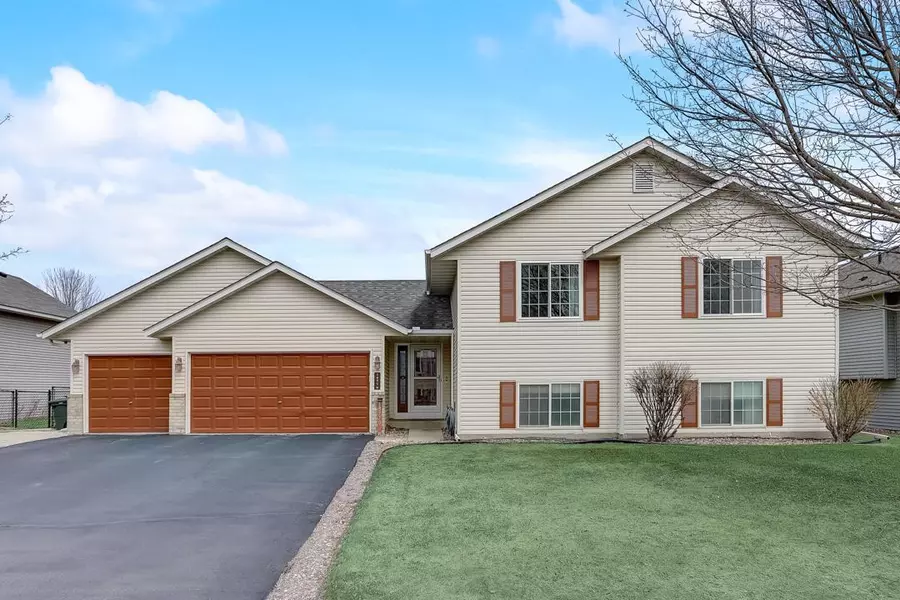 18770 Dylan DR, Farmington, MN 55024