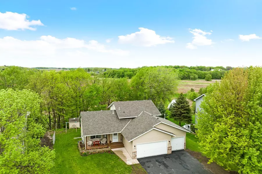 225 Arnica DR, Watertown, MN 55388