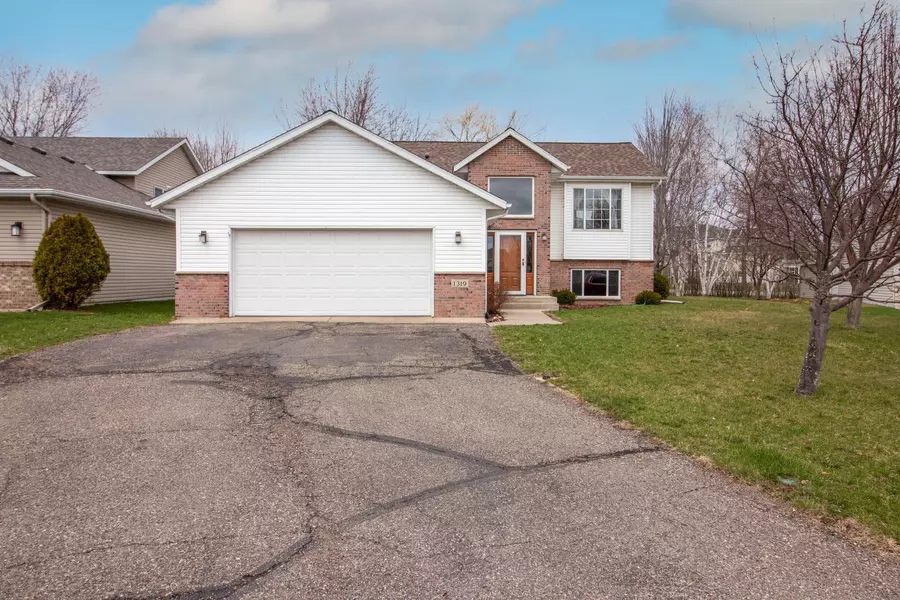 1319 Stone Ridge RD, Sauk Rapids, MN 56379