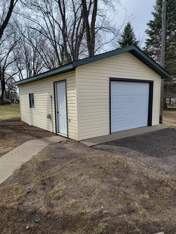 Windom, MN 56101,93 12th ST