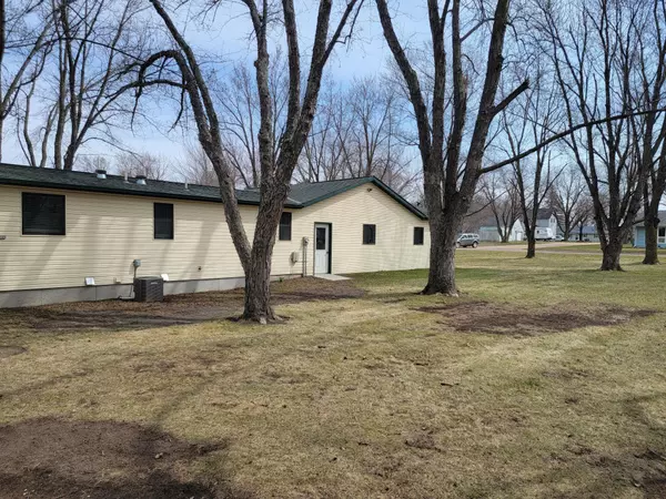 Windom, MN 56101,93 12th ST