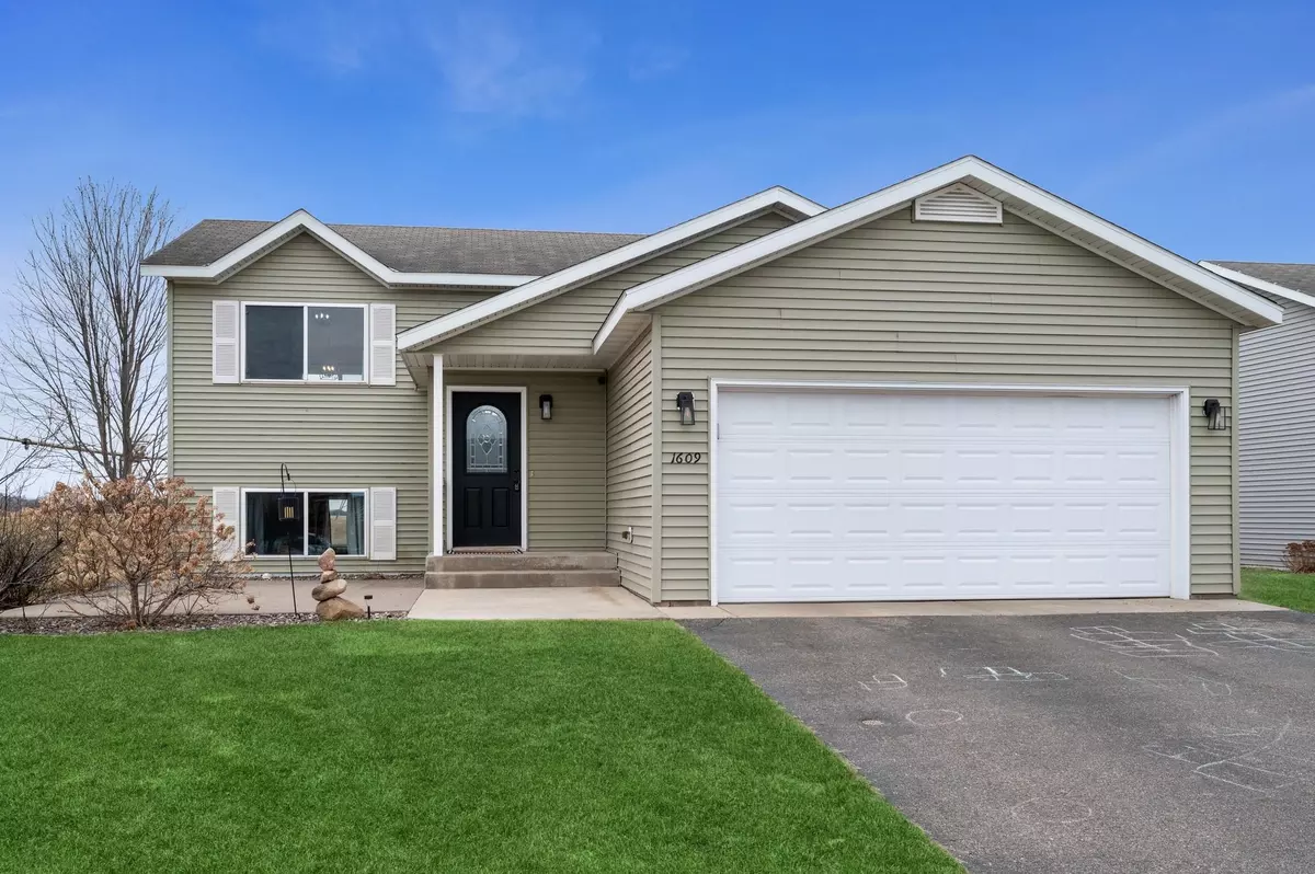 Saint Augusta, MN 56301,1609 Forest Glen CIR