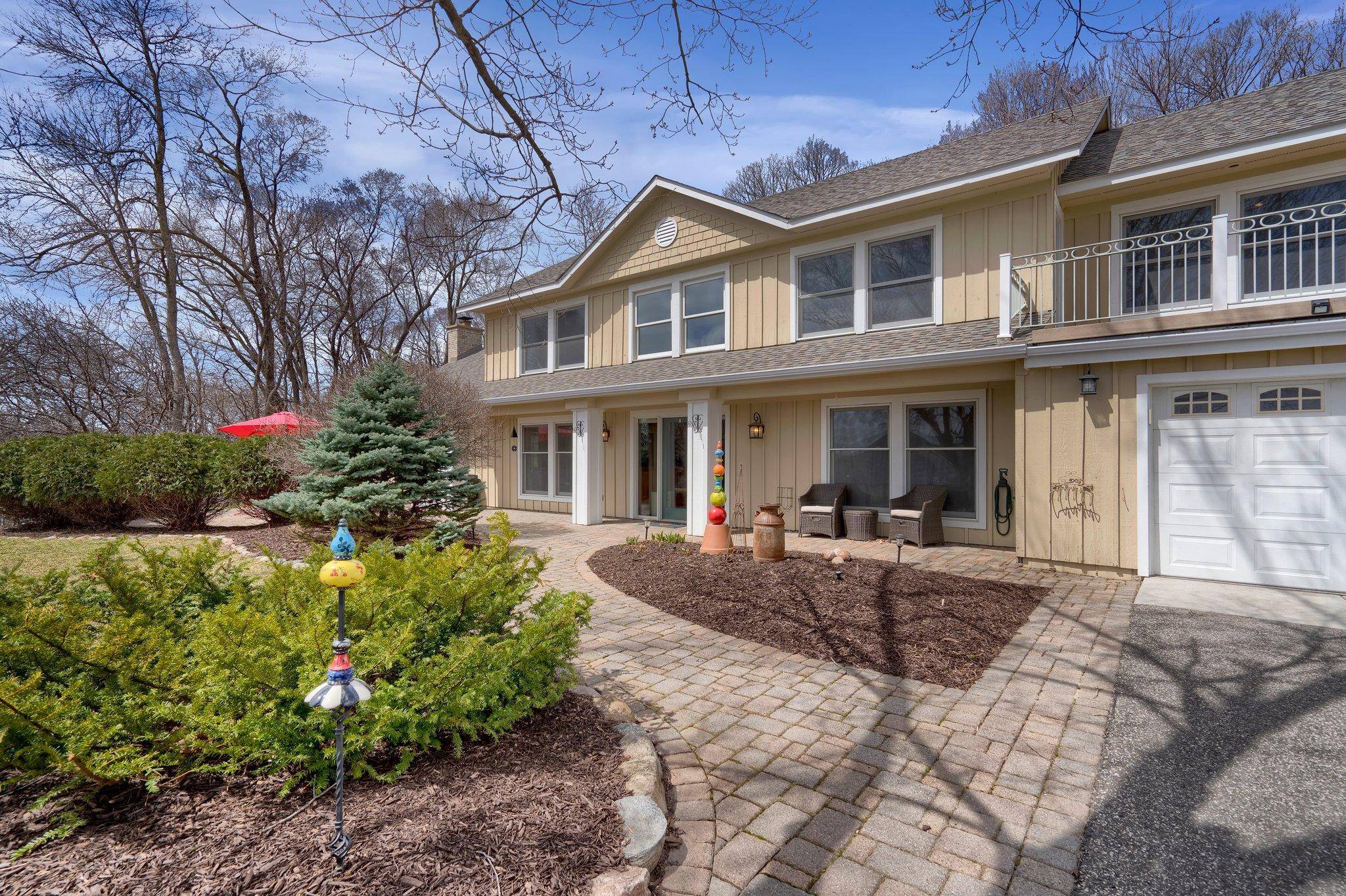 Chanhassen, MN 55317,2600 Arrowhead LN