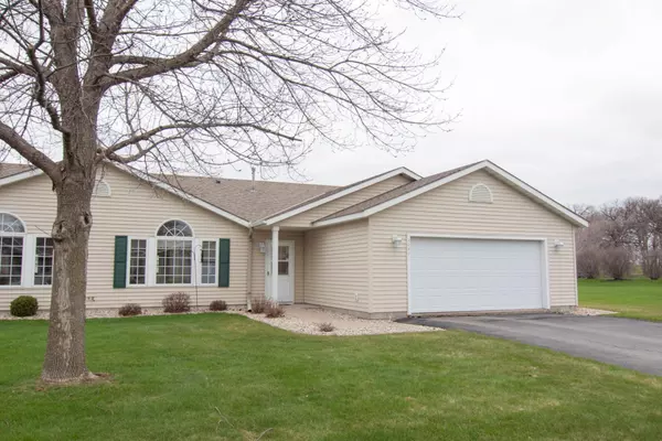 2057 Black Squirrel TRL, North Mankato, MN 56003