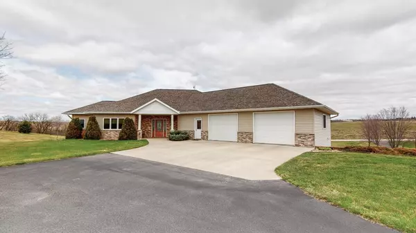 26924 County 40, Chatfield, MN 55923