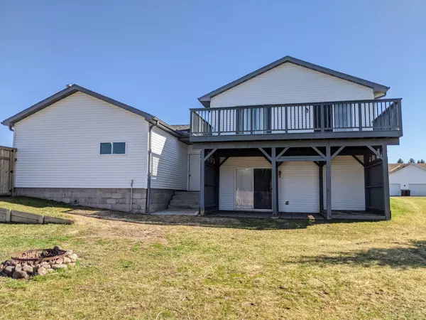 Braham, MN 55006,504 Horseshoe LN