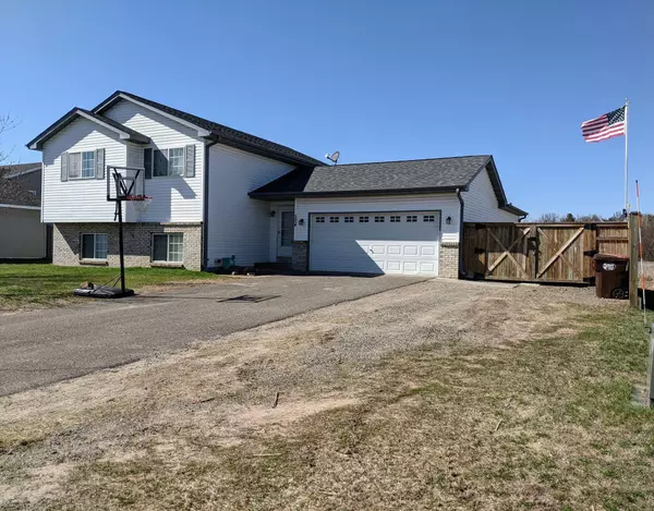 504 Horseshoe LN, Braham, MN 55006