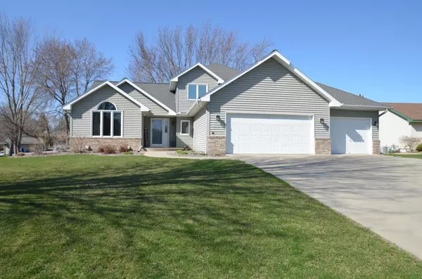 18108 82nd PL N, Maple Grove, MN 55311