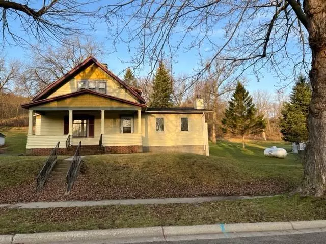 210 Grant ST S, Lake Benton, MN 56149