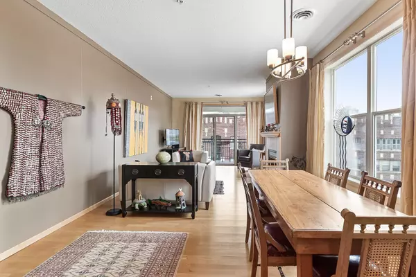 301 Oak Grove ST #501, Minneapolis, MN 55403