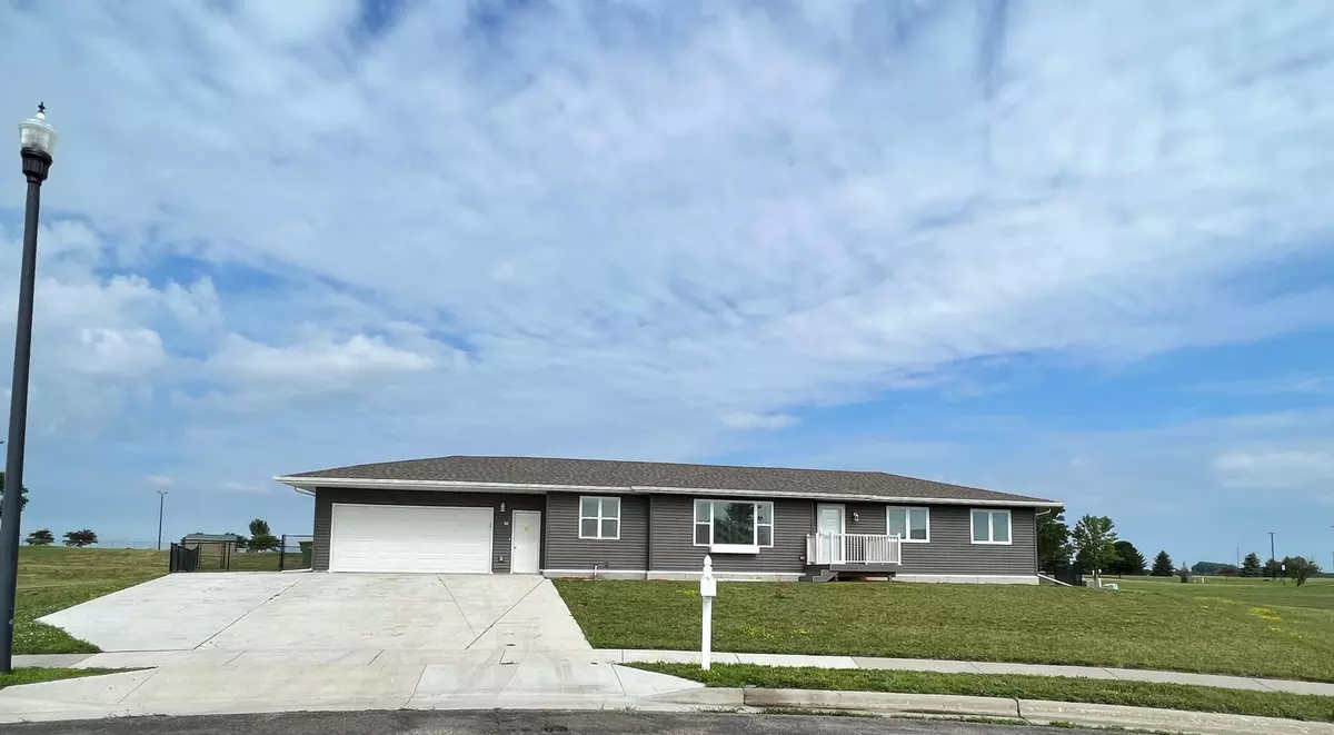 Marshall, MN 56258,312 Warsaw CIR