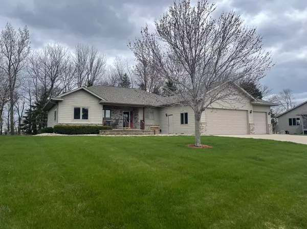 1150 June CT, Windom, MN 56101