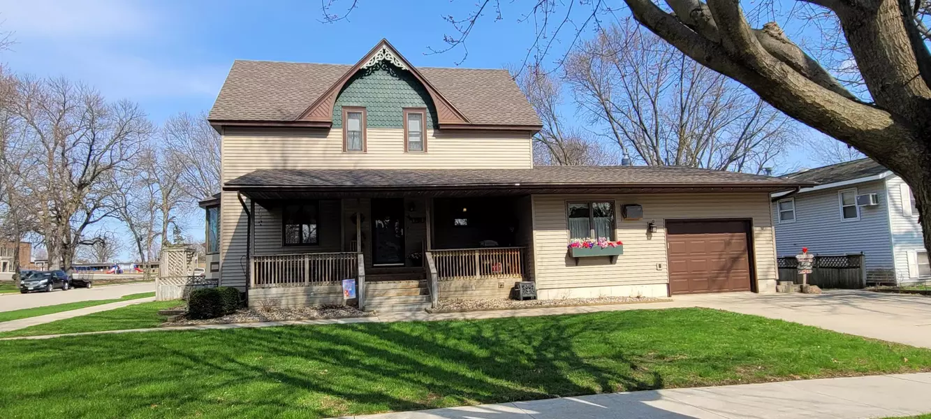 110 NW 4th ST, Adams, MN 55909